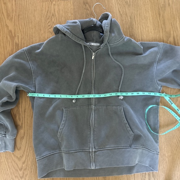 Zara Hoodie - Picture 3 of 3